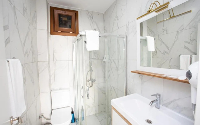 Alemeyn The Taksim Leons Hotel Cafe & Spa