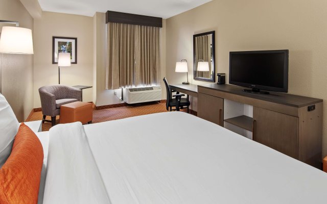 Best Western Plus Kendall Hotel & Suites