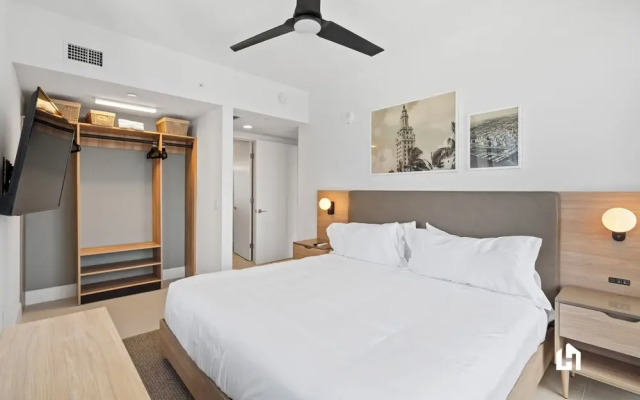 Stylish Apartments with Partial Ocean Views in Downtown