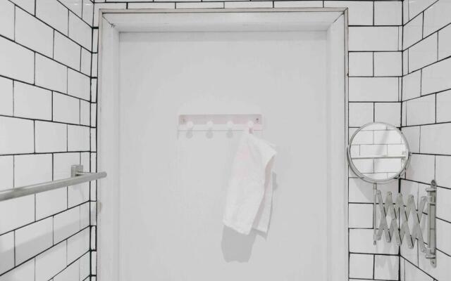 820house - Entire Floor 4 beds