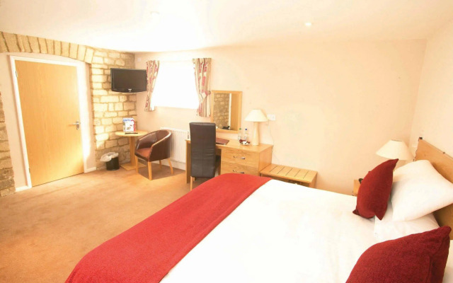 Pettifers Freehouse Hotel