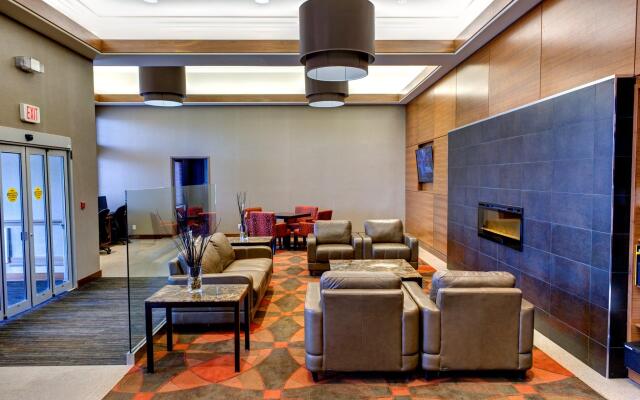 Radisson Hotel & Suites Fort McMurray