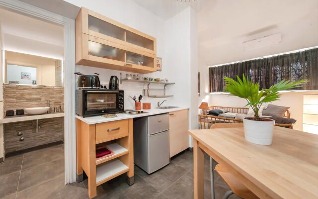 Superior 5 BD & BR Apt in Vatican Area