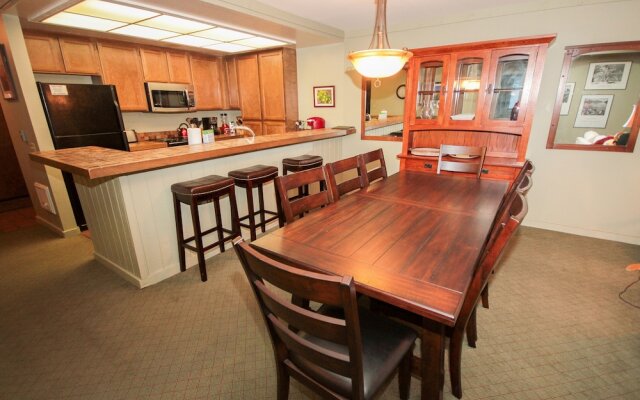 Mountainback #61, Den 2 Bedroom Condo