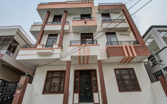 OYO 15892 Friends Residency