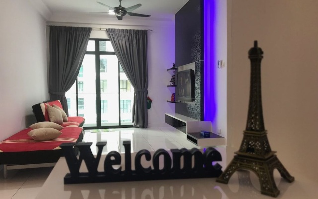 JB Staycation next to Paradigm Mall JB – Guest Rooms – Johor Bahru