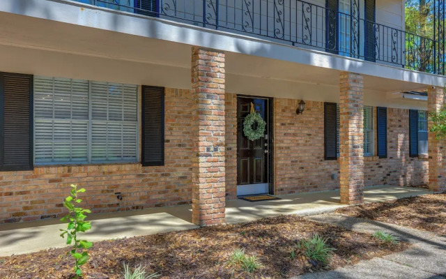 Family-friendly Home: 6 Mi to Downtown Mobile!