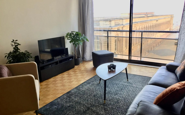 Rustig appartement met zeezicht dicht bij het centrum