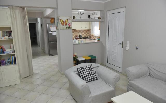 Fanis Apartment