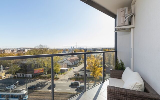 Mogilska Apartments by Renters Prestige