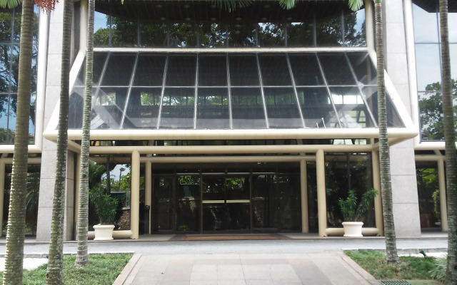 Mc Flats Country Residence Service