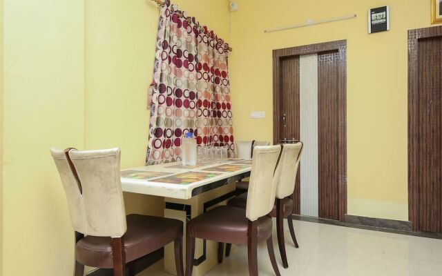 OYO 13554 Hotel Buttercouch