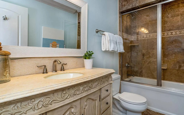 Augusta 552 - Sand Dollar Links