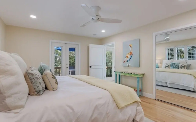Veselka 4 Bedroom Home by Redawning