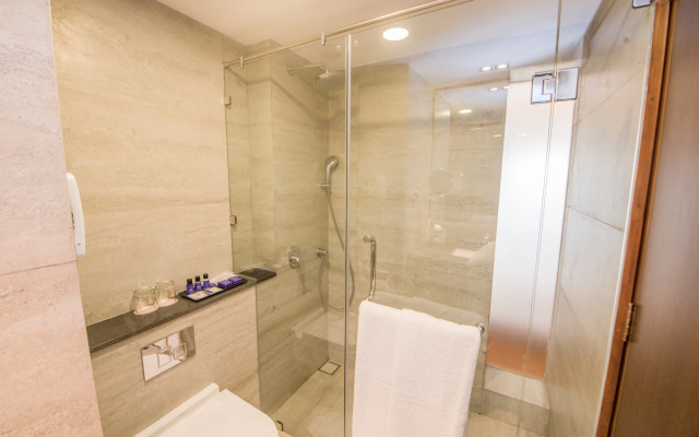 Vivanta Colombo, Airport Garden