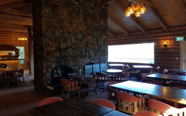 Schott’s Lake Conference & Resort