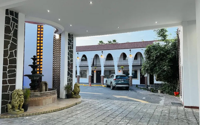 Hotel & Suites Hacienda Santa Maria