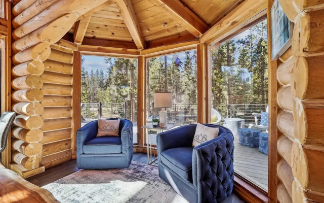 American Way Chalet 5 Bedroom Home