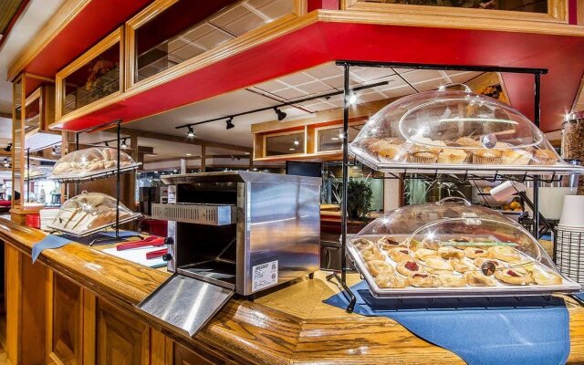 Comfort Inn & Suites