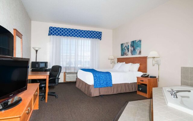 Travelodge & Suites by Wyndham Fargo/Moorhead