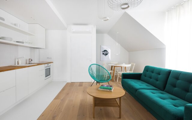 Colors Apartments