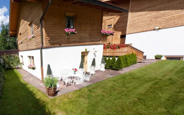 Chalet - Apartments Julitta Oberhollenzer