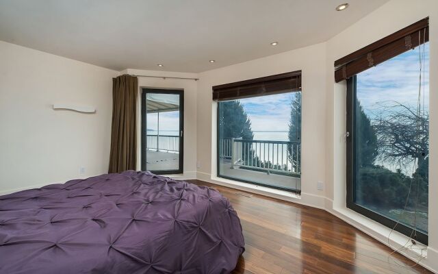 Modern Luxury Furnished, Surrounding St-Lawrence River View, Tranquil