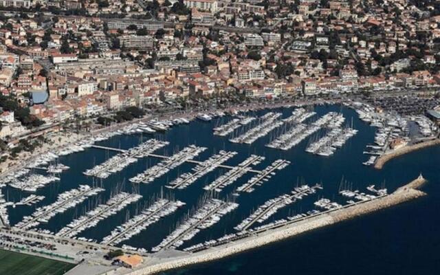 Villa Avec Piscine A 400M De La Plage