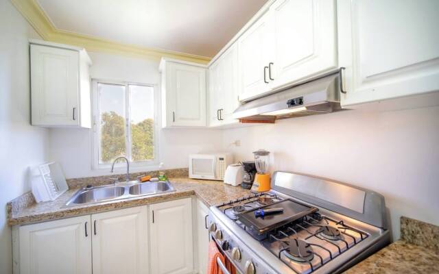 Garden Condos Apt 30 - Lovely 1br Condo W Pool