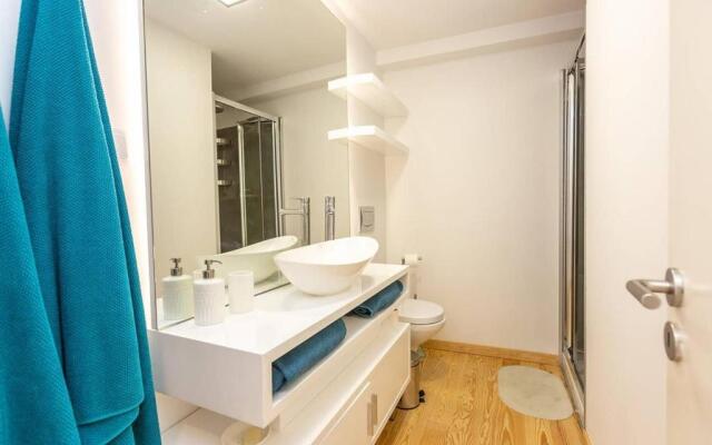 Cascais Seaside Duplex - 200m from the beach!