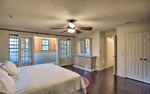 Pool Table, Patio & Grill: Idyllic Mckinney Home