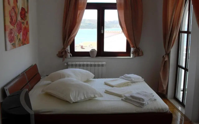 Villa Nada Apartments
