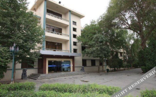 Petroleum Hotel