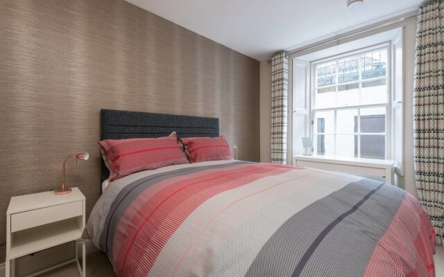 JOIVY Super Central Luxury Edinburgh Apartment