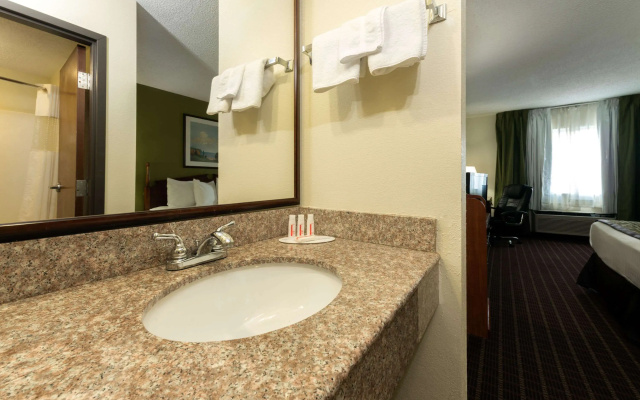 Baymont by Wyndham Louisville South I 65