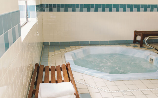 Lavissh Inn & Suites