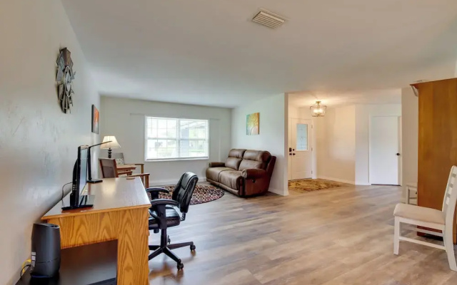 Walk to Lake: Geataway w/ Yard in Inverness