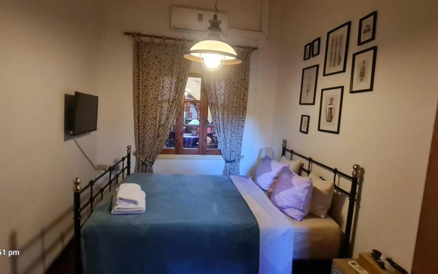 Sylvias Antique House