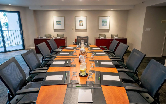 Courtyard by Marriott Isla Verde Beach Resort