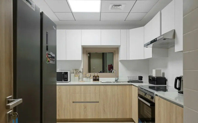 2BR w Canal & Burj View Near Dubai Mall