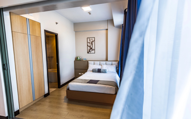 CSuites at 8 Newtown Residences