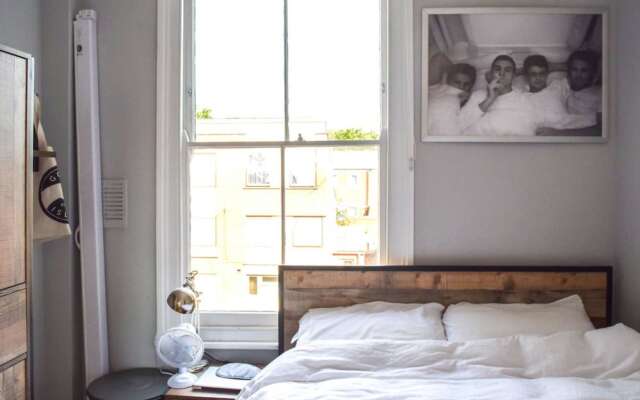 1 Bedroom Flat Close to Clapton Station