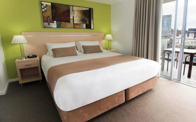 Oaks Townsville Gateway Suites