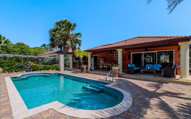 Golfcourse Tropical Guest House Private Pool in Tierra del Sol!