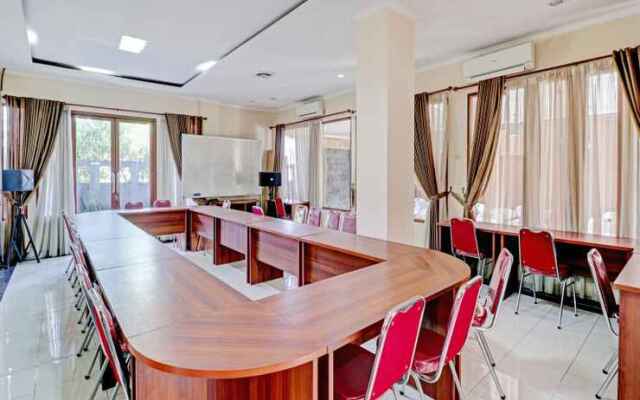 OYO 90475 Mirda Gratia Hotel
