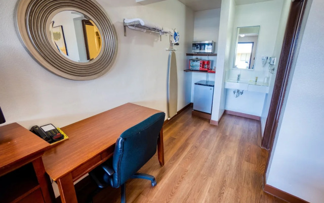 Budget Inn Motel