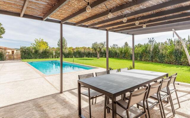 Charming Holiday Home in Vulpellac with Shared Pool