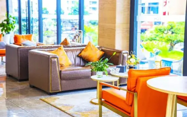 H Hotels (Xingyi Jichang Avenue)