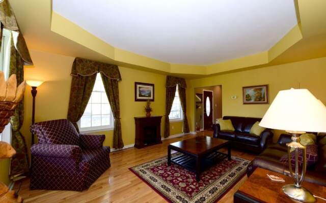 Forest Hill - 3 Br Home