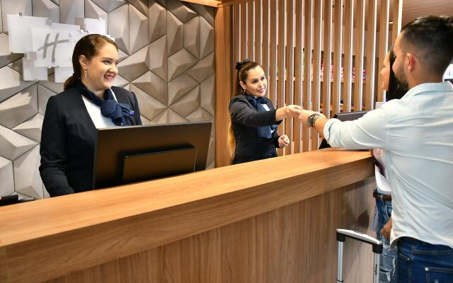 Holiday Inn Express Asuncion Aviadores, an IHG Hotel